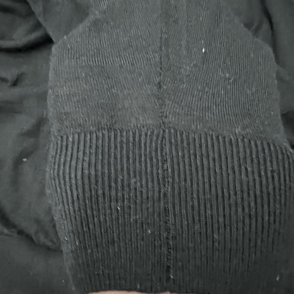 Massimo Dutti Medium Black V-Neck 100% Merino Wool Sweater - Picture 7 of 12